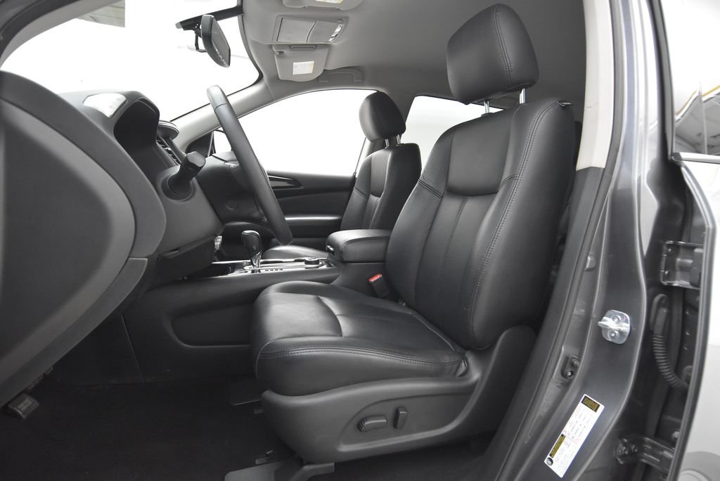 Used 2017 Nissan Pathfinder SV AWD/4WD image 25