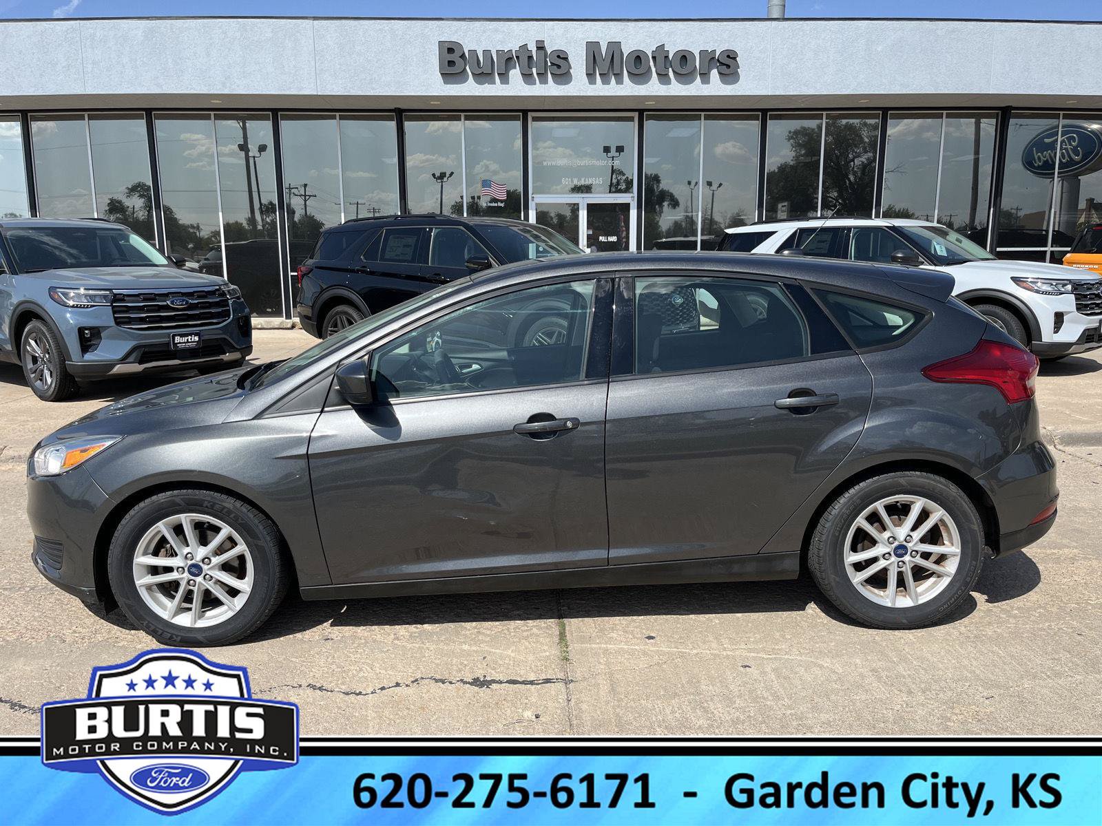 Certified 2018 Ford Focus SE FWD image 1