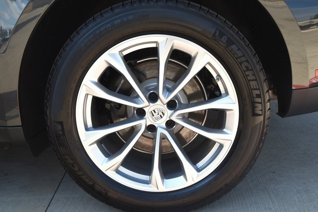 Certified 2025 Porsche Macan image 13