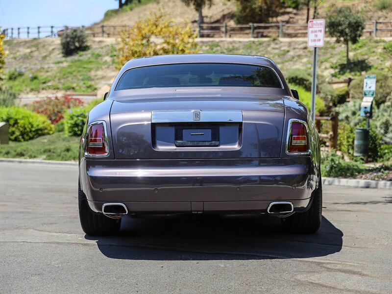 Used 2010 Rolls-Royce Phantom Coupe RWD image 4