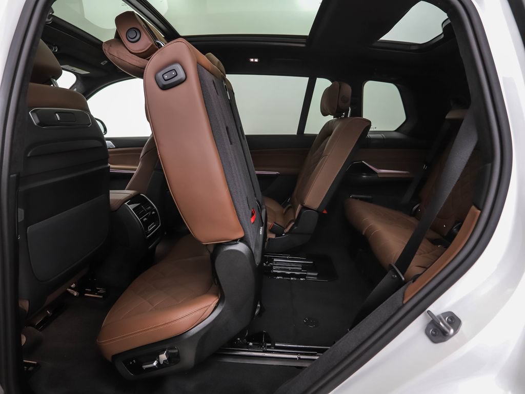 Certified 2026 BMW X7 xDrive40i AWD/4WD image 25