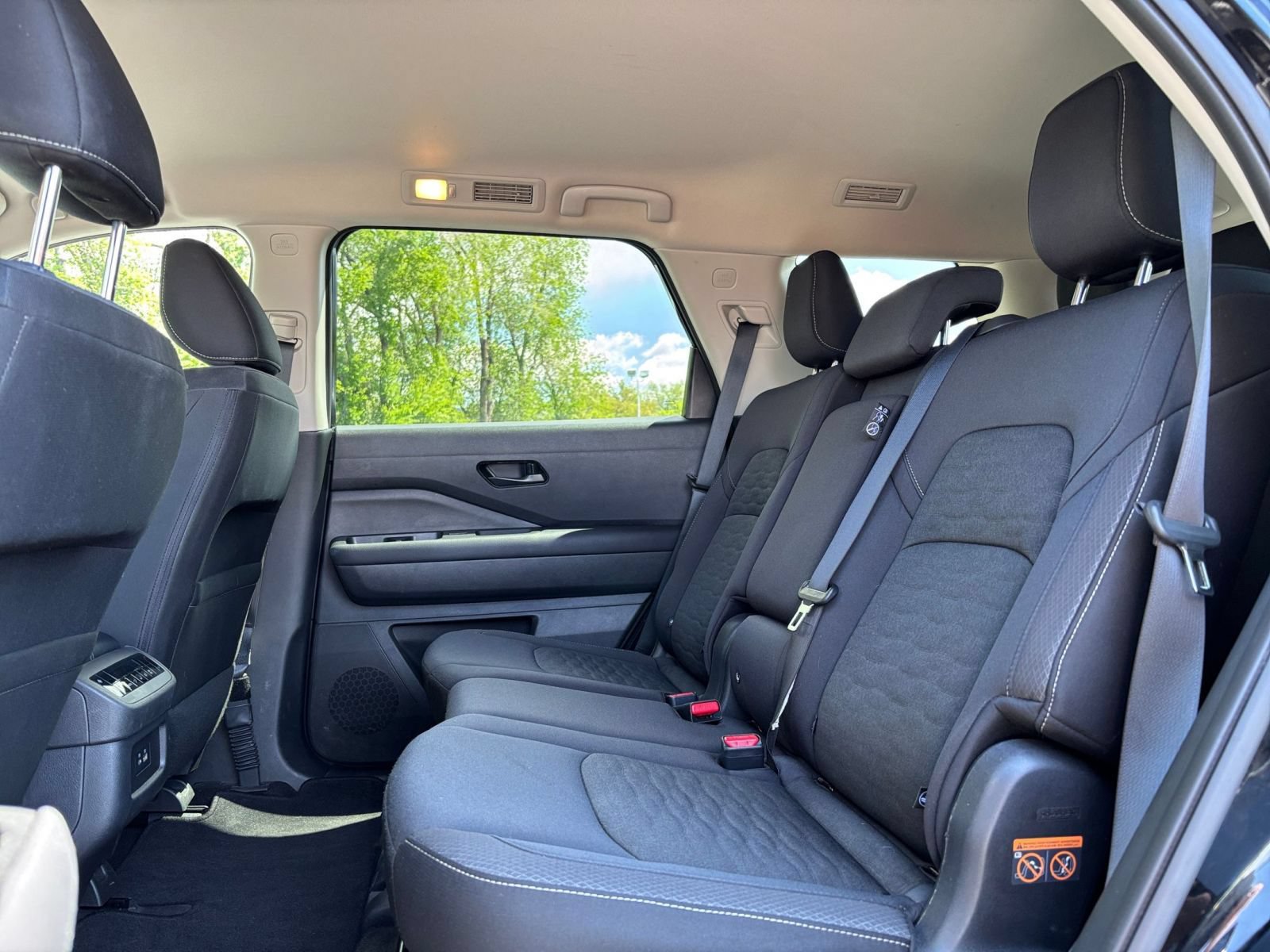 Used 2025 Nissan Pathfinder SV AWD/4WD image 23