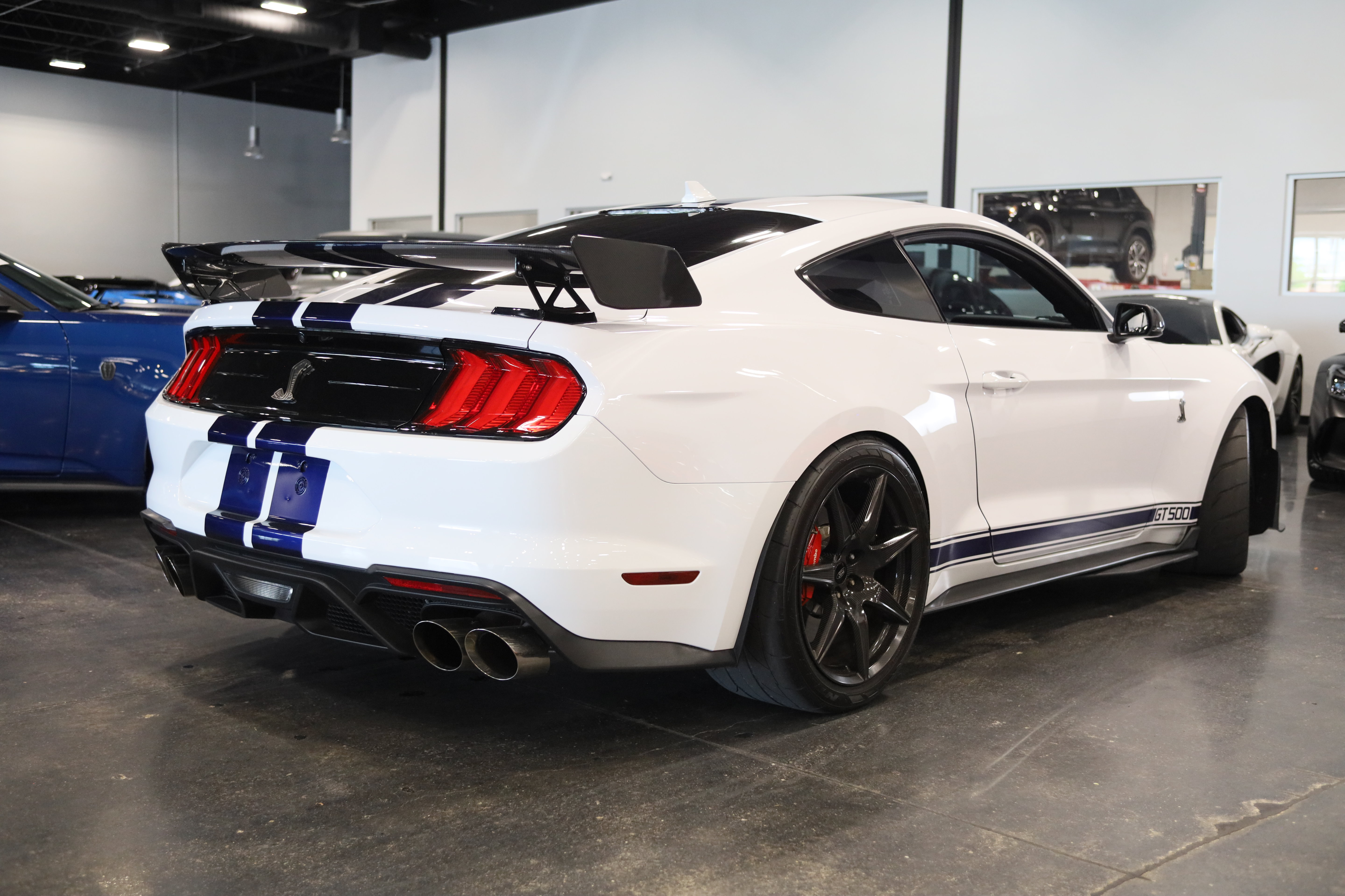 Used 2021 Ford Mustang Shelby GT500 w/ Carbon Fiber Track Pack RWD image 6