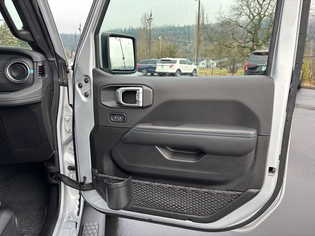Used 2024 Jeep Wrangler High Altitude AWD/4WD image 26