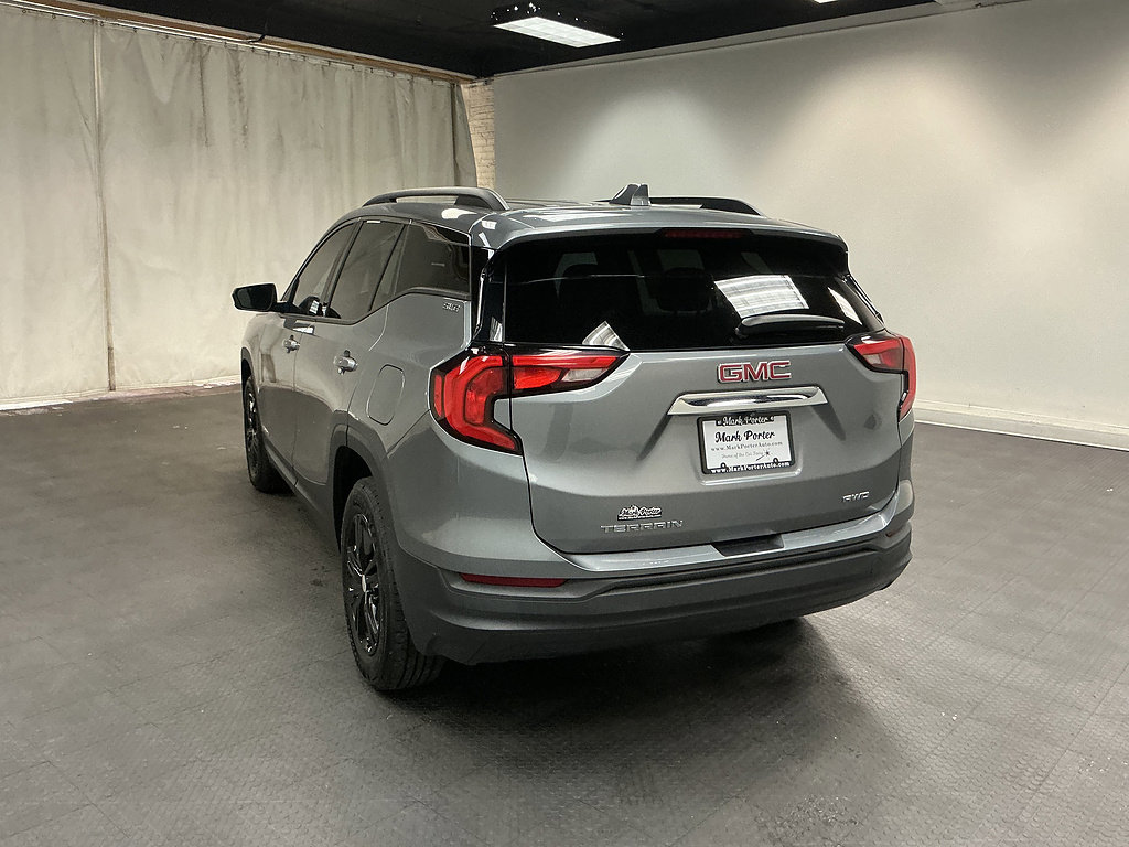 Used 2020 GMC Terrain SLE w/ Driver Convenience Package AWD/4WD image 3