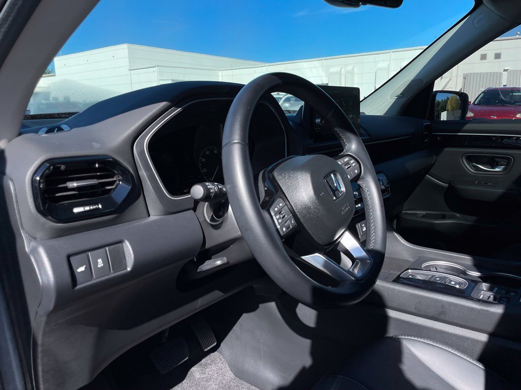 Certified 2025 Honda Pilot Touring image 27