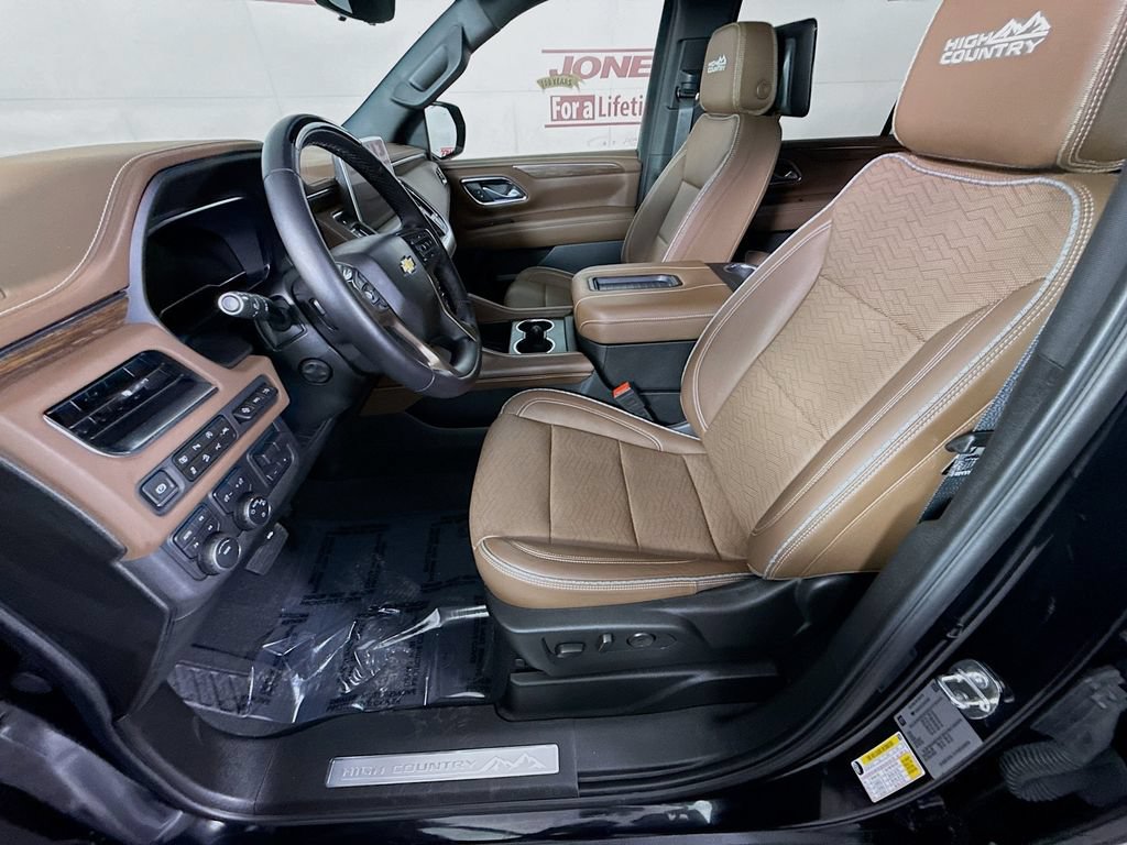 Used 2024 Chevrolet Suburban High Country w/ Advanced Technology Package AWD/4WD image 25