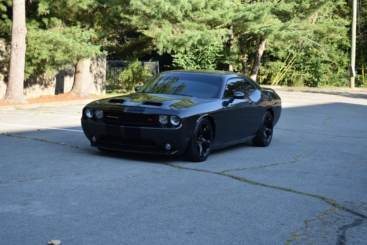 Used 2014 Dodge Challenger R/T w/ Blacktop Package RWD image 2