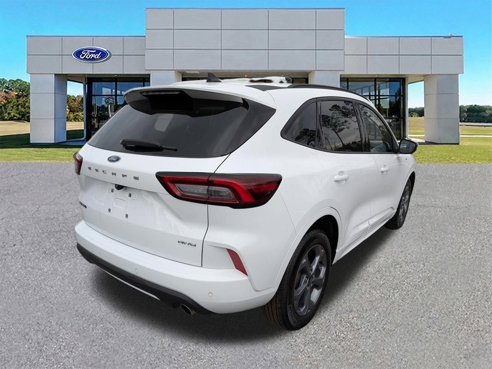 Certified 2023 Ford Escape ST-Line Select w/ Tech Pack #2 image 4