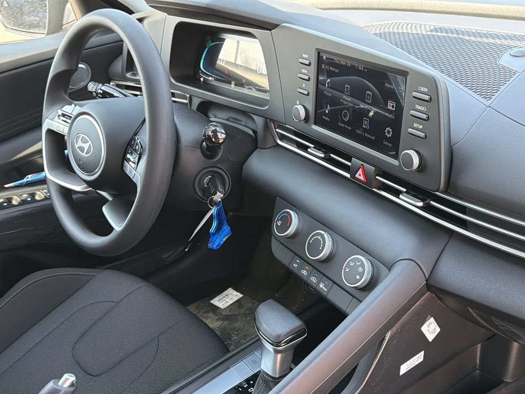New 2026 Hyundai Elantra SE FWD image 6