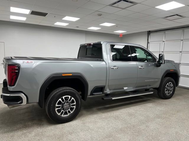 Used 2025 GMC Sierra 3500 SLT w/ SLT Premium Package image 10