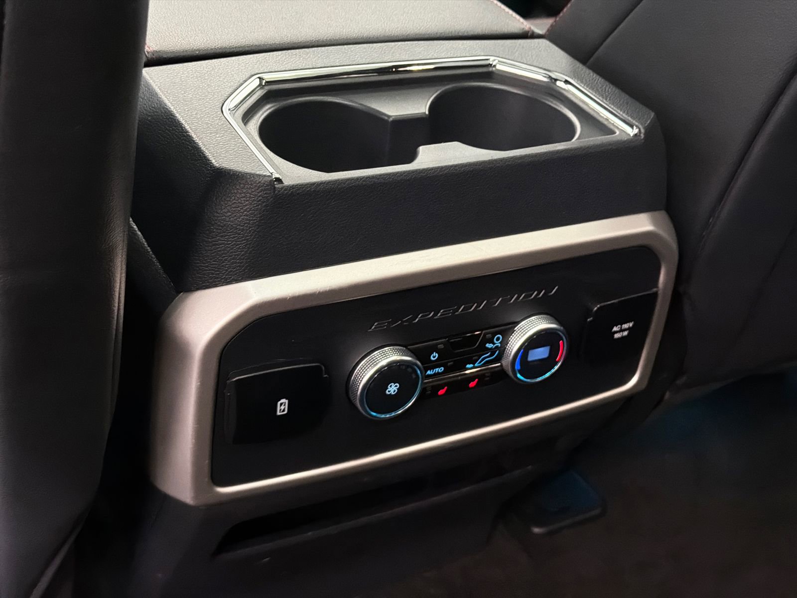 Used 2023 Ford Expedition Limited image 21