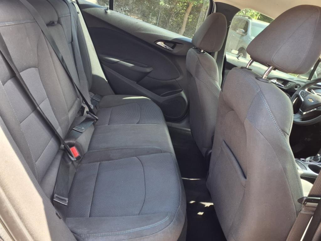 Used 2018 Chevrolet Cruze LT w/ Convenience Package image 24
