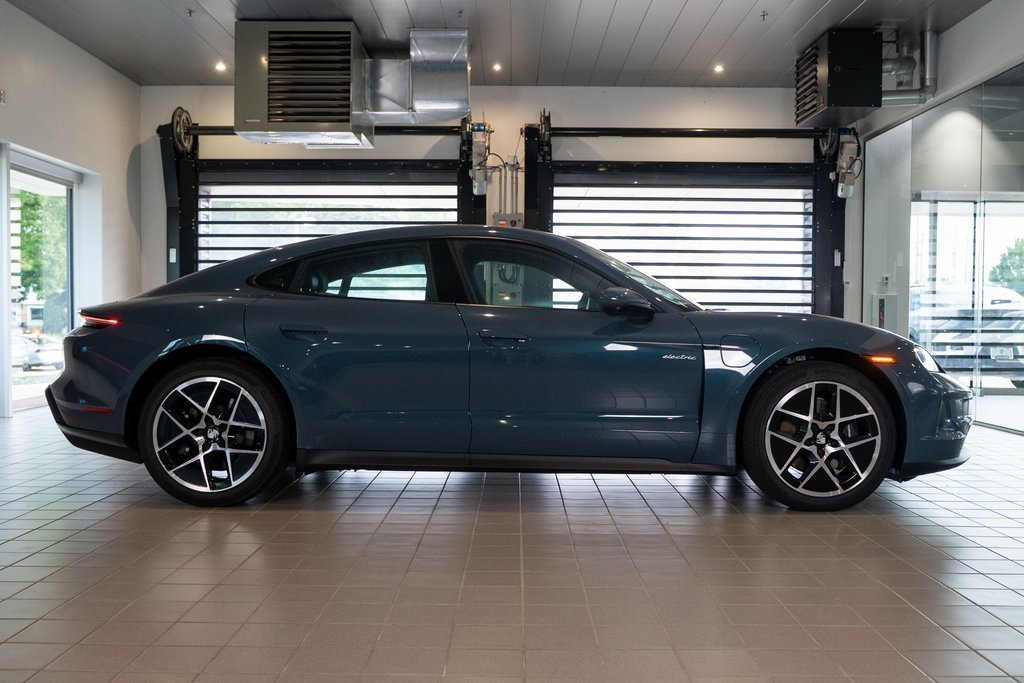 New 2025 Porsche Taycan image 7