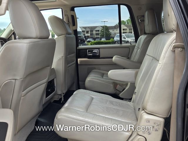 Used 2016 Lincoln Navigator L Select RWD image 6