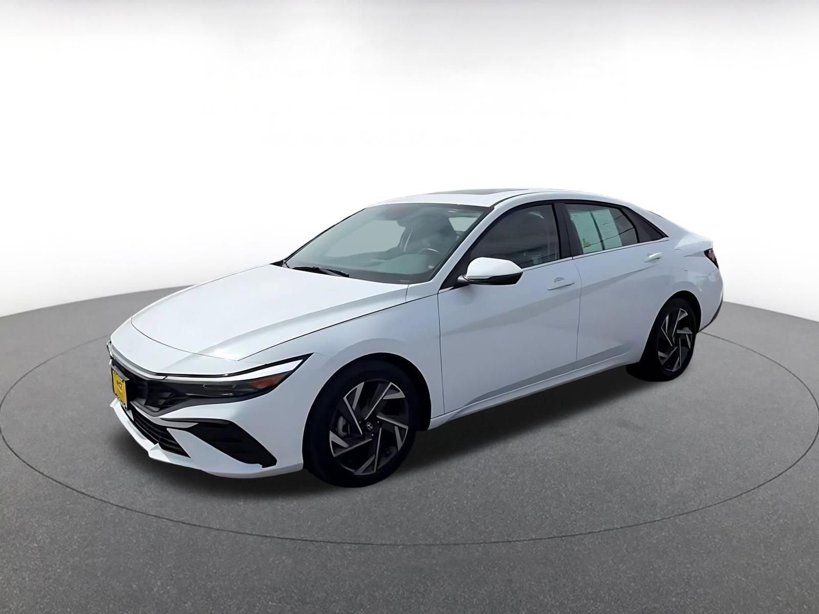 Used 2025 Hyundai Elantra Limited FWD image 8