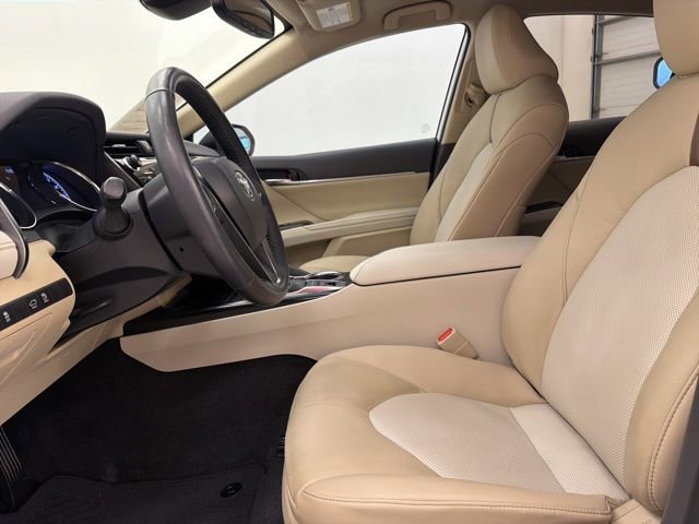 Used 2020 Toyota Camry XLE FWD image 15