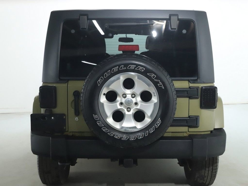 Used 2013 Jeep Wrangler Unlimited Sahara w/ Connectivity Group image 40