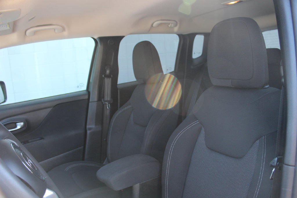Used 2021 Jeep Renegade Sport FWD image 16