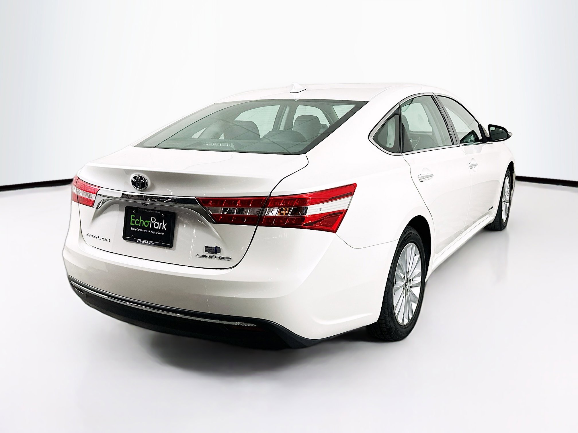 Used 2014 Toyota Avalon Limited image 9
