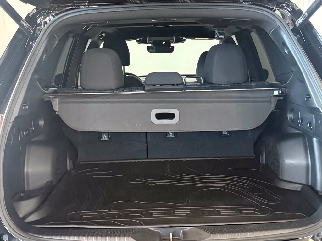 Used 2025 Subaru Forester Premium AWD/4WD image 9