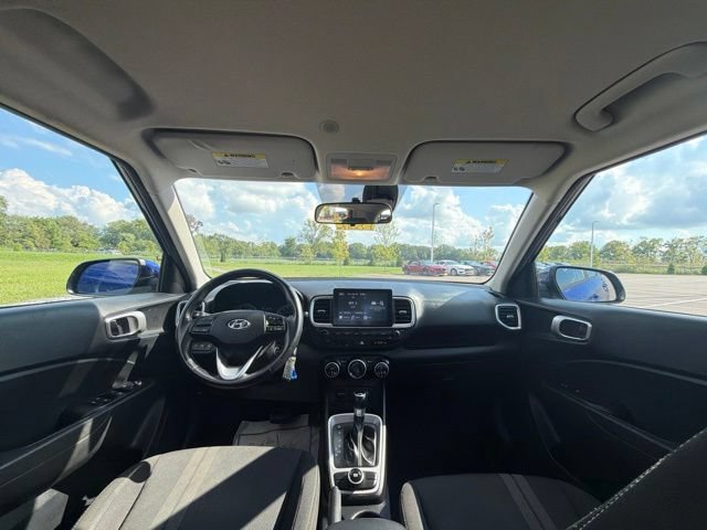 Used 2021 Hyundai Venue SEL FWD image 14