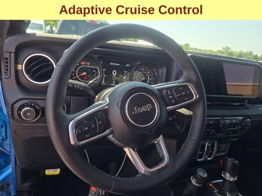 Used 2025 Jeep Wrangler Unlimited Sahara AWD/4WD image 11
