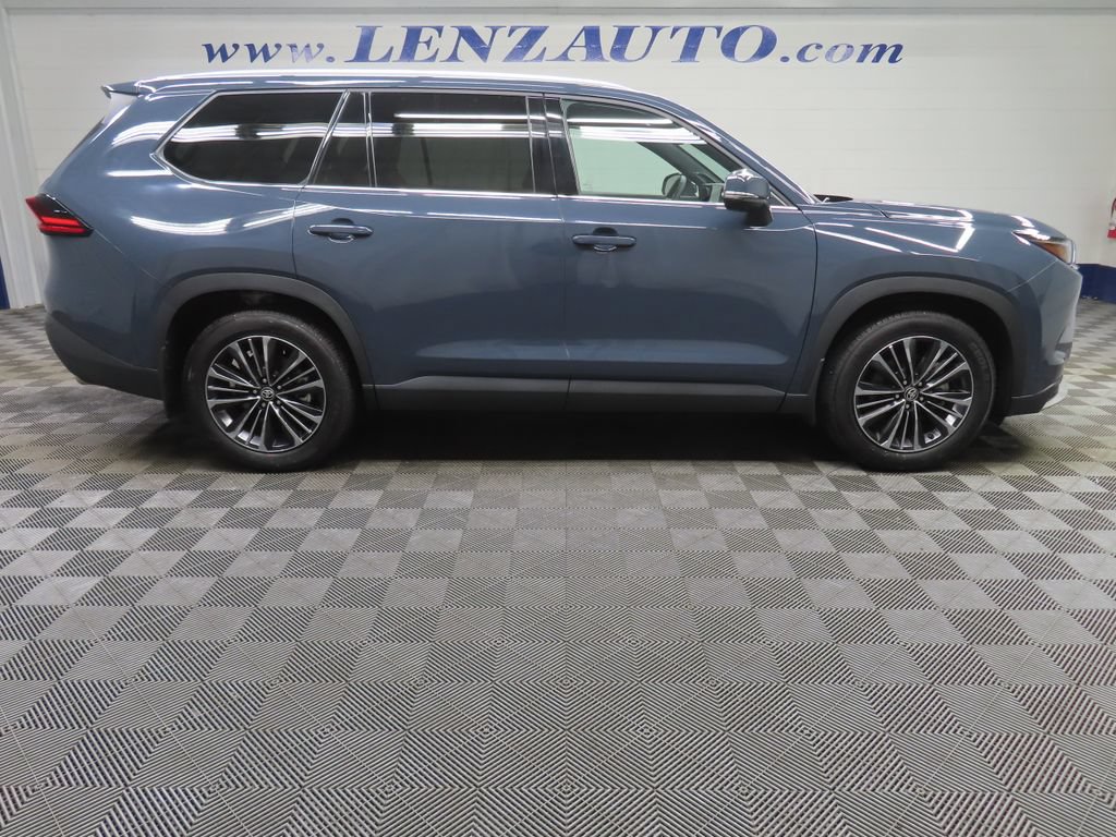 Used 2025 Toyota Grand Highlander AWD Hybrid video 2