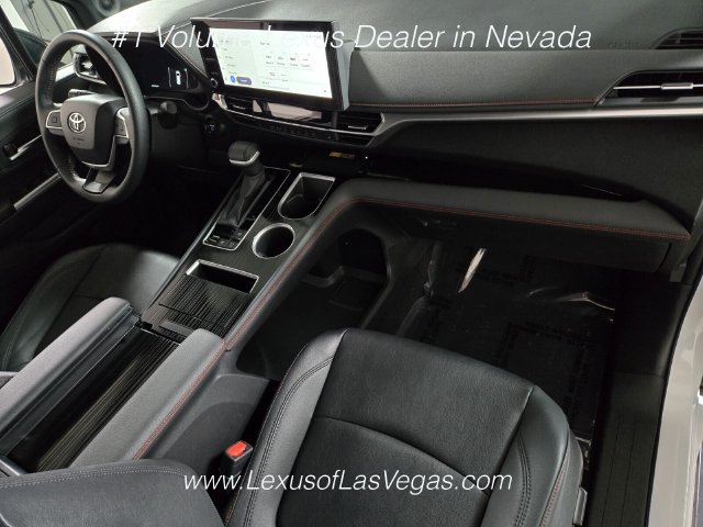 Used 2025 Toyota Sienna XSE w/ XSE Plus Package FWD image 23