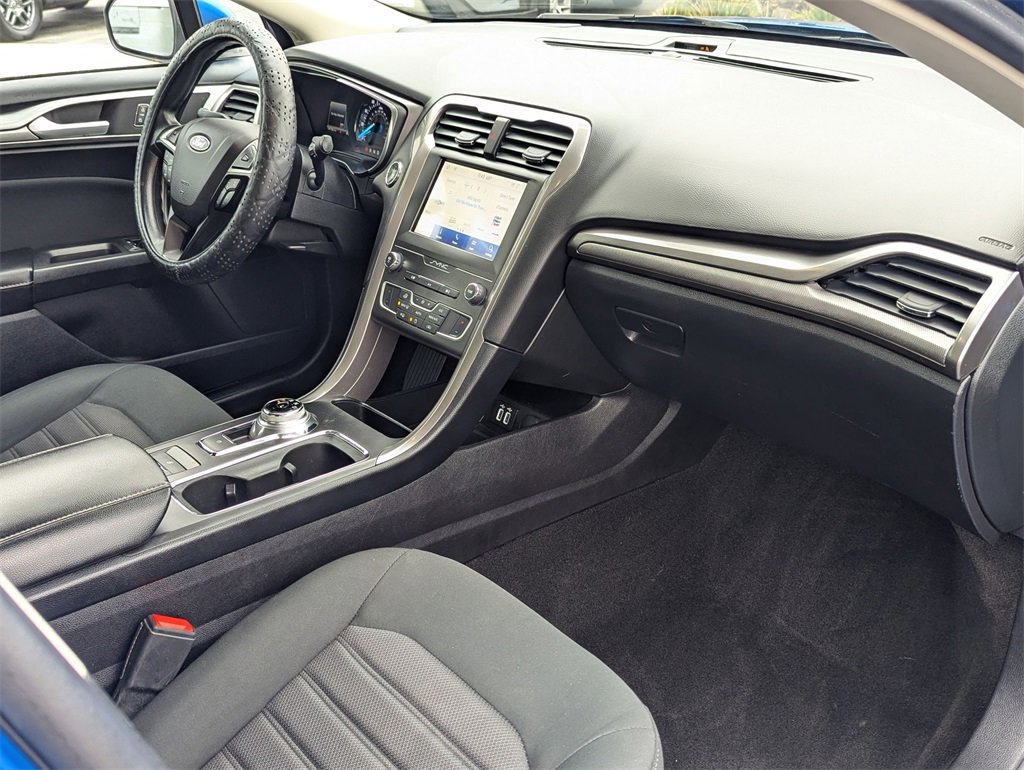 Used 2020 Ford Fusion SE image 26