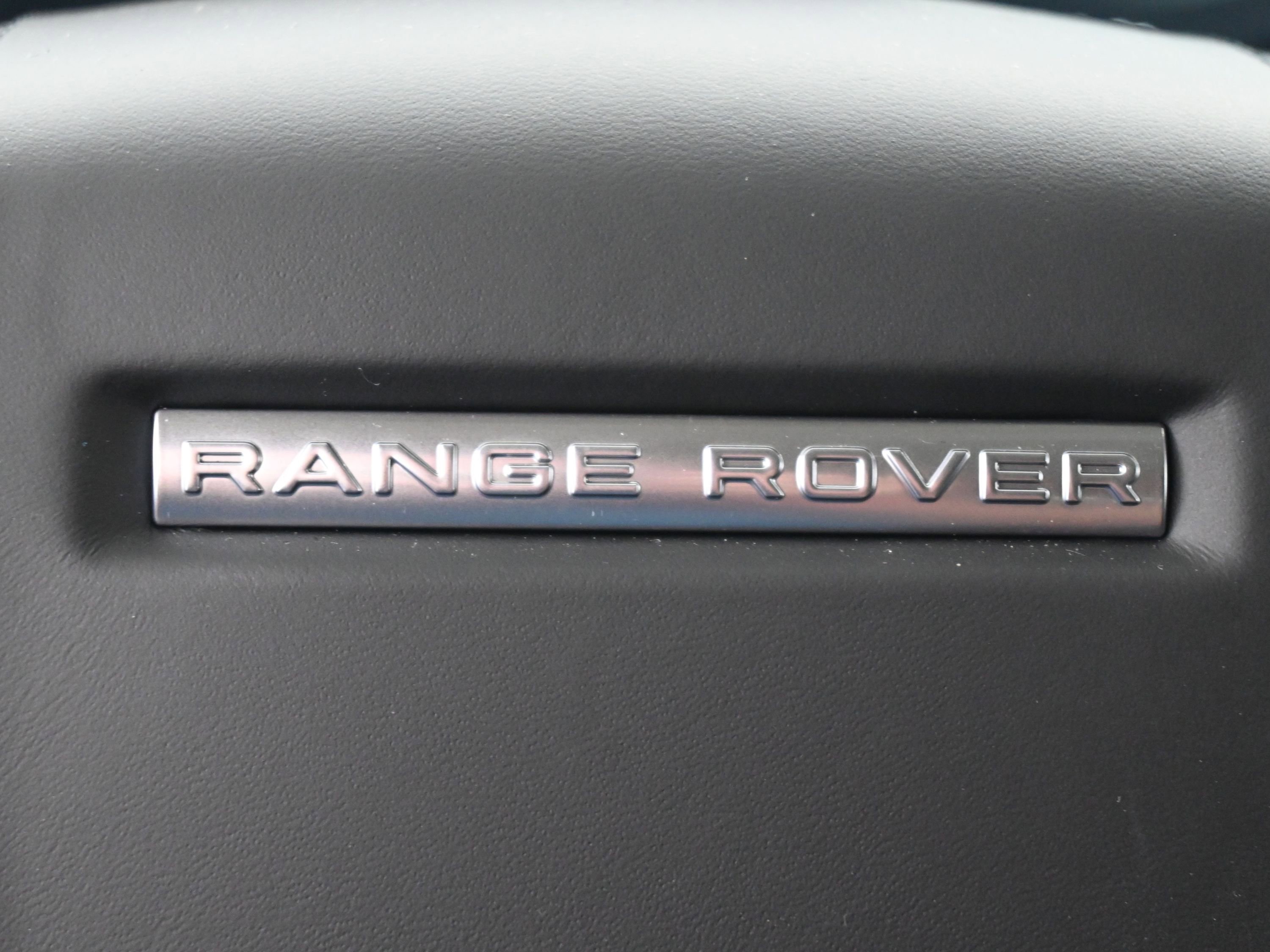 New 2025 Land Rover Range Rover SE image 19