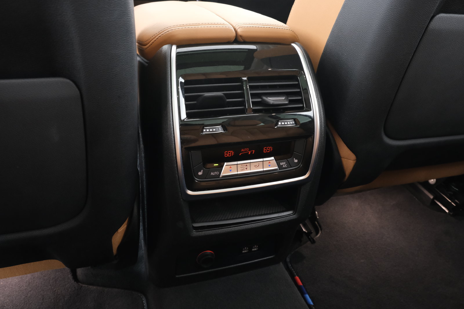 Used 2024 BMW X7 xDrive40i w/ Executive Package AWD/4WD image 36