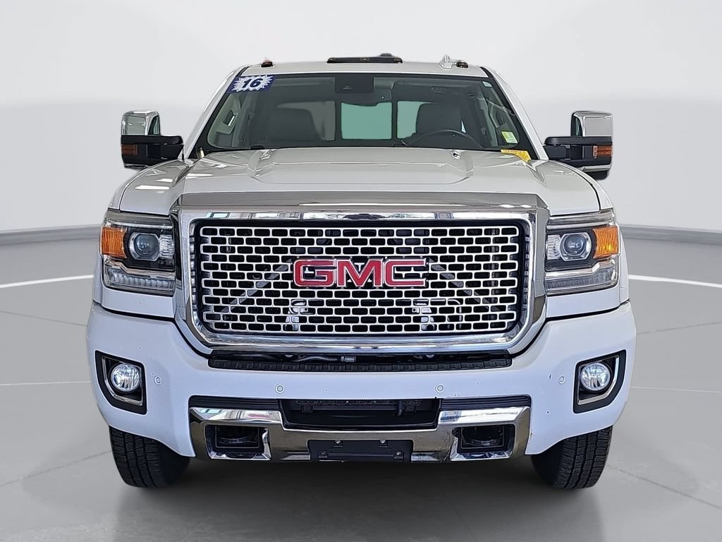 Used 2016 GMC Sierra 3500 Denali w/ Duramax Plus Package AWD/4WD image 10