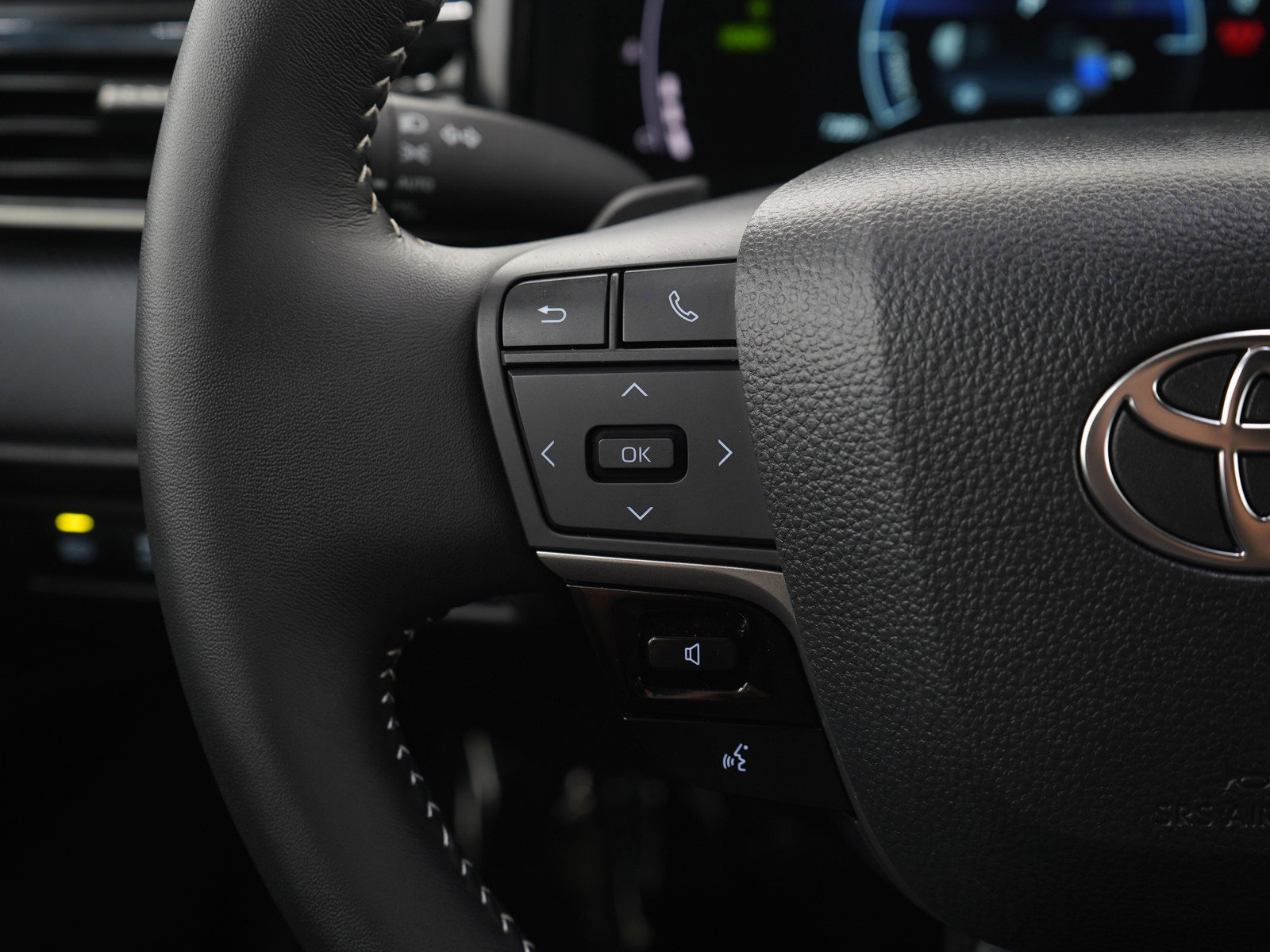 Used 2025 Toyota Camry SE image 25