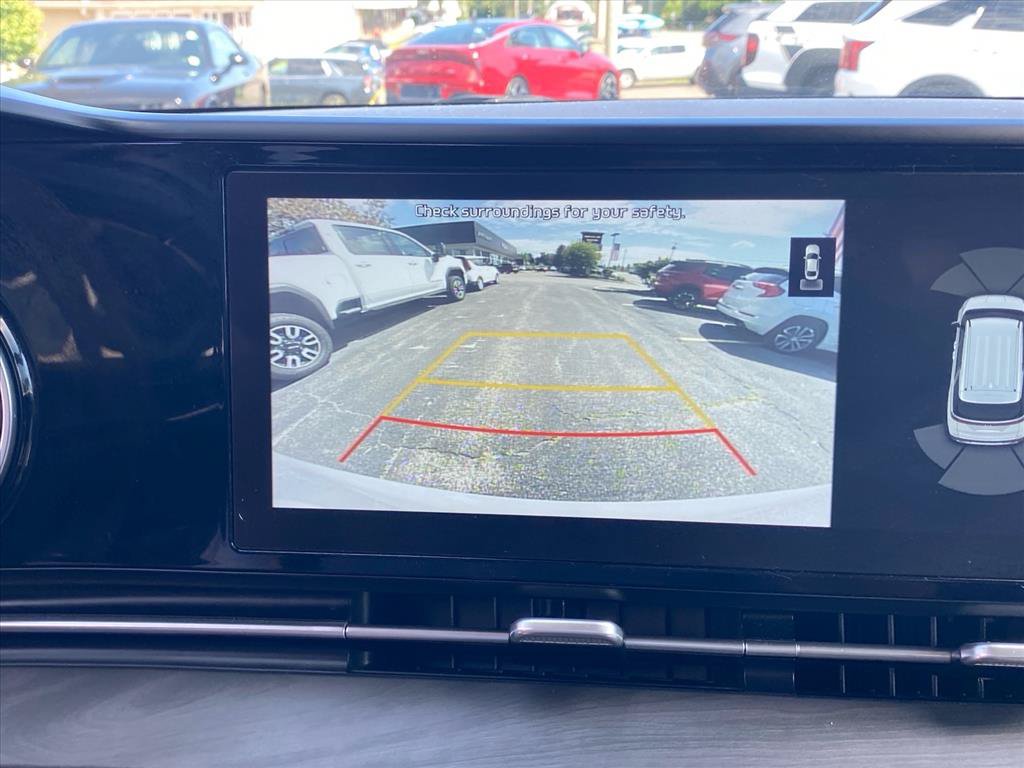 Certified 2022 Kia Carnival EX FWD image 16