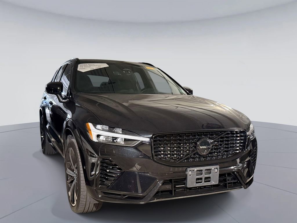 Used 2022 Volvo XC60 T8 R-Design w/ Advanced Package AWD/4WD image 3