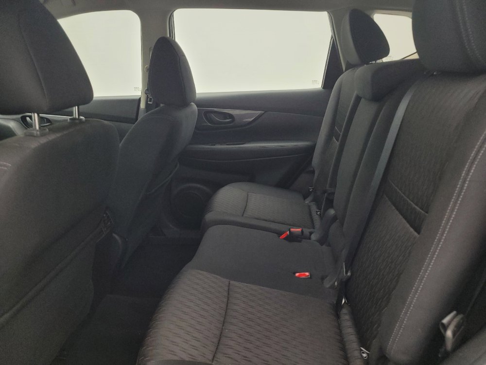Used 2020 Nissan Rogue S FWD image 18