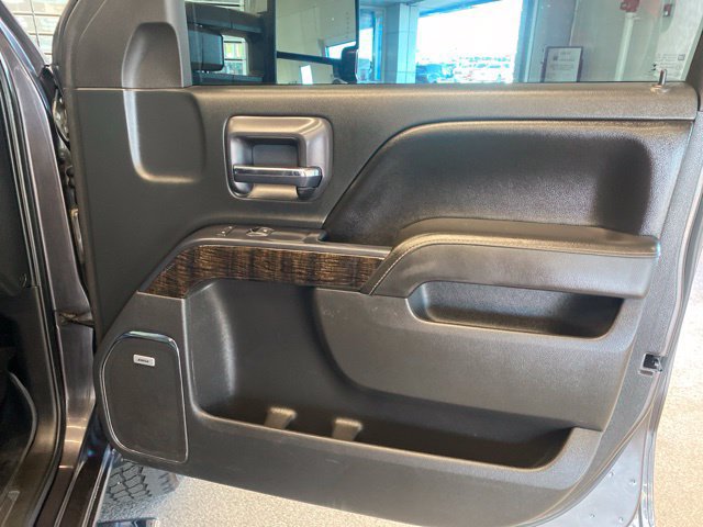 Used 2015 GMC Sierra 2500 Denali w/ Duramax Plus Package AWD/4WD image 15