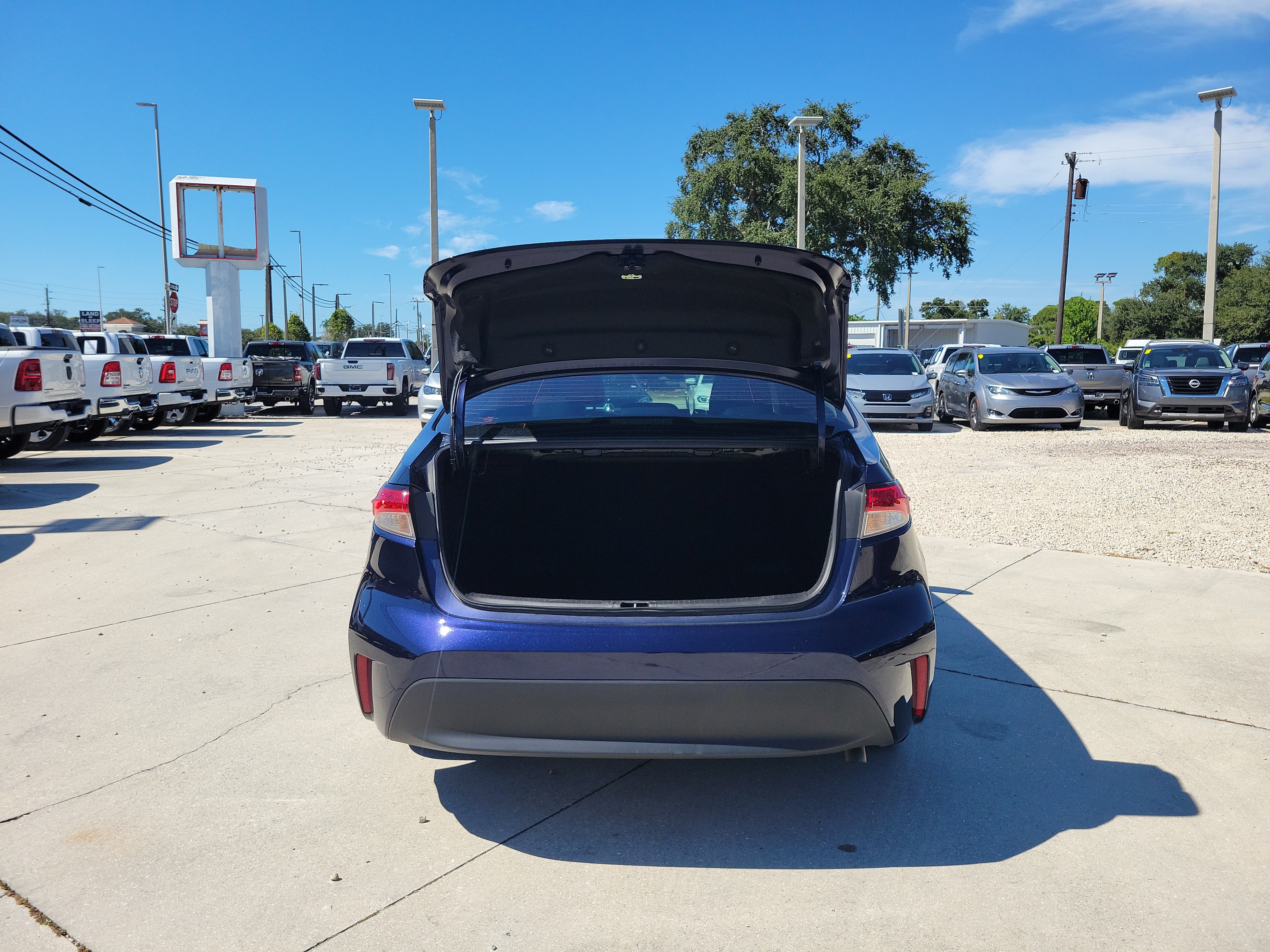 Used 2024 Toyota Corolla LE FWD image 11