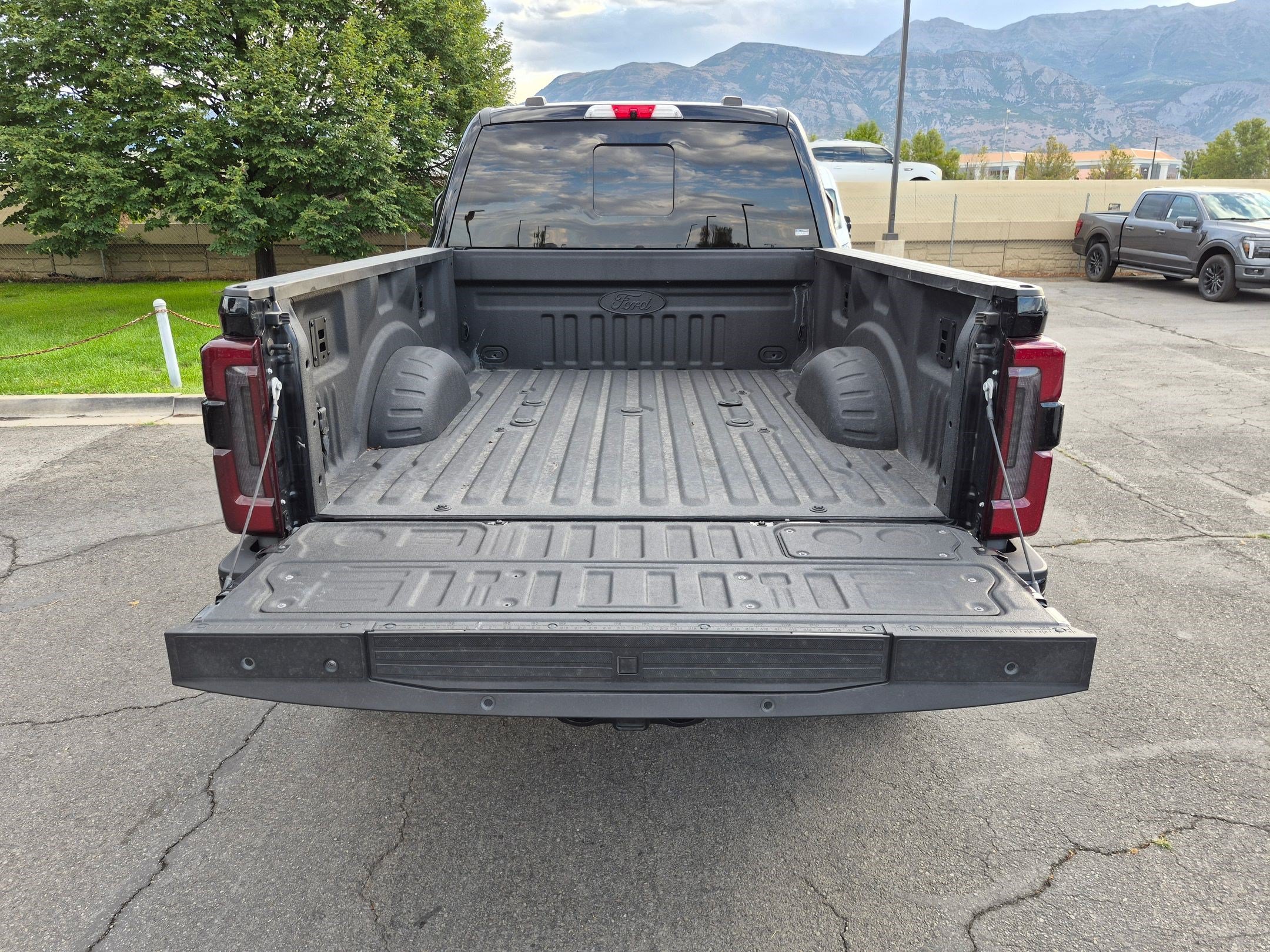 Used 2024 Ford F350 Platinum AWD/4WD image 33