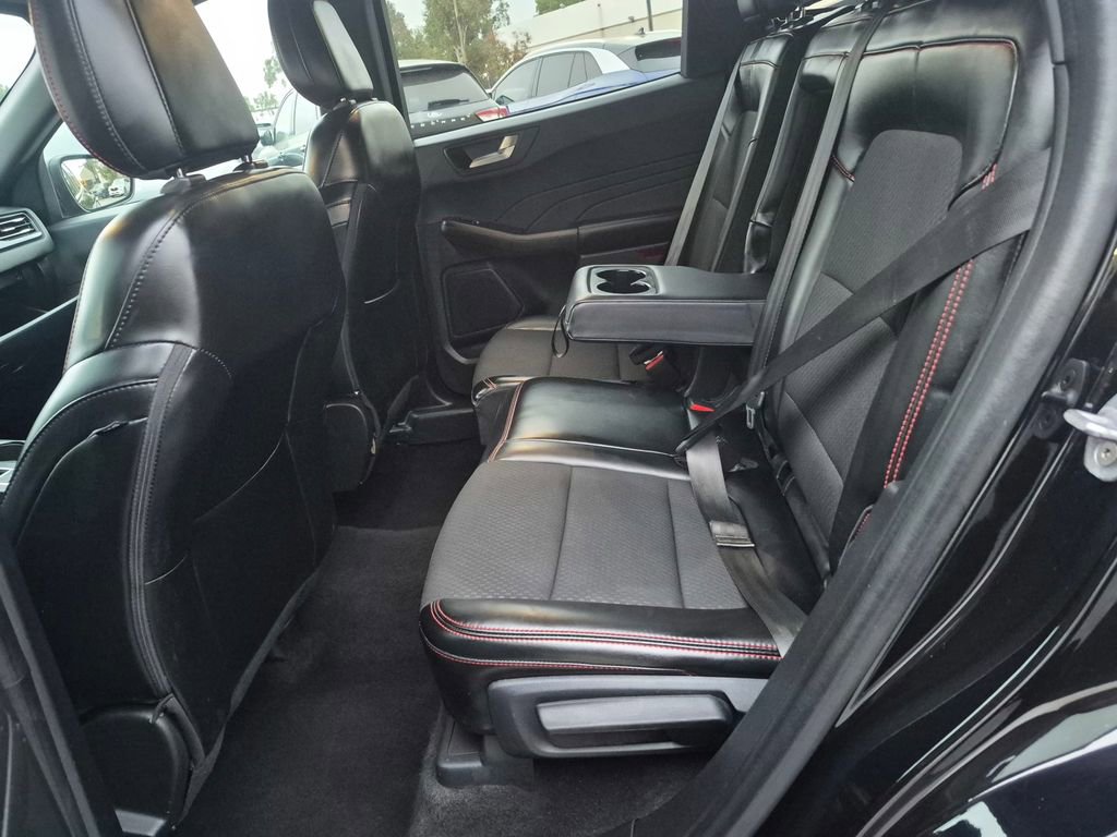 Used 2024 Ford Escape ST-Line image 30