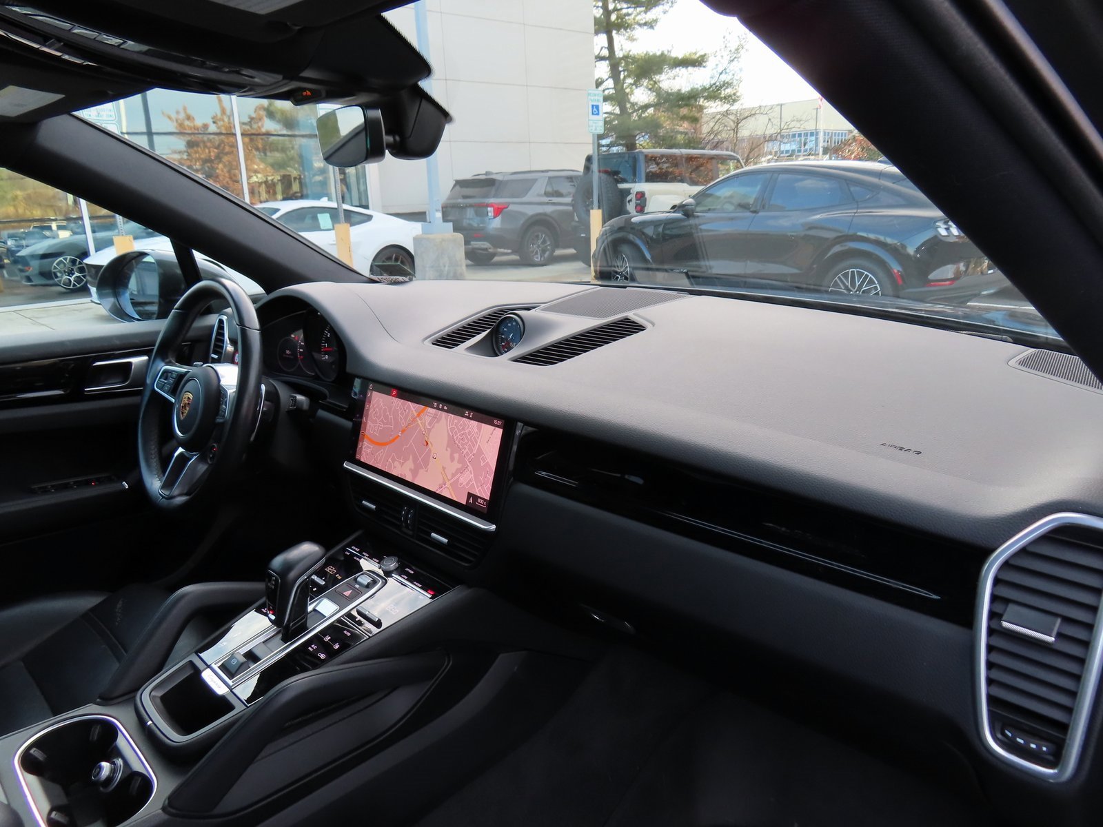 Used 2021 Porsche Cayenne Coupe image 16