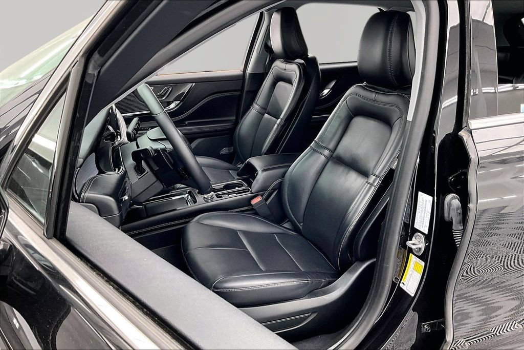 Used 2022 Lincoln Corsair AWD w/ Equipment Group 101A image 25
