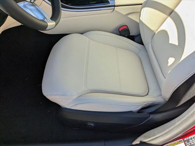 Used 2025 Mercedes-Benz C 300 Sedan image 4