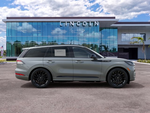 New 2027 Lincoln Aviator Reserve w/ Jet Appearance Package RWD image 5