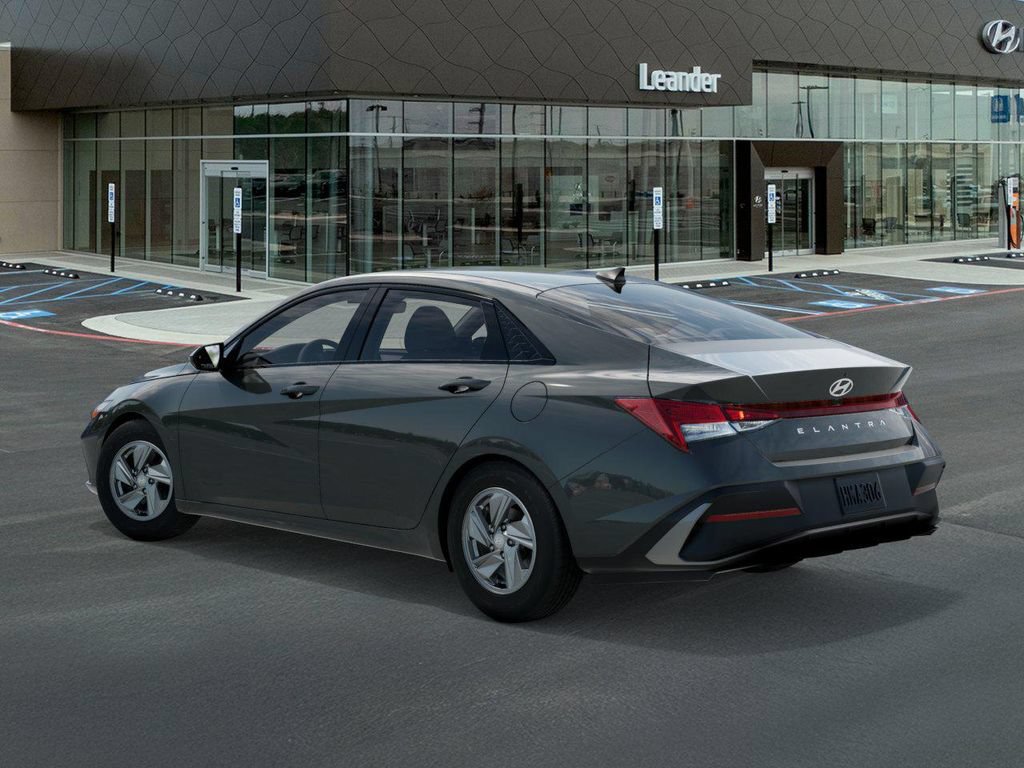 New 2026 Hyundai Elantra SE FWD image 5
