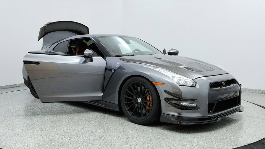Used 2015 Nissan GT-R Premium AWD/4WD image 12