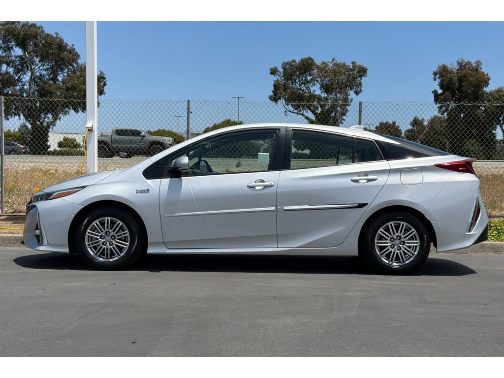 Certified 2021 Toyota Prius Prime Limited FWD image 7