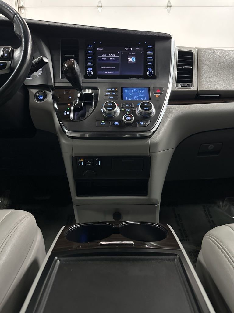 Used 2019 Toyota Sienna XLE FWD image 25