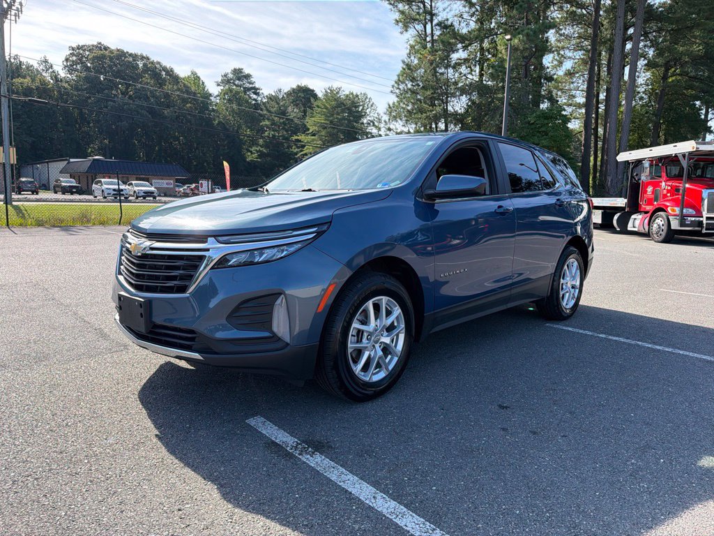 Used 2024 Chevrolet Equinox LT AWD/4WD image 2